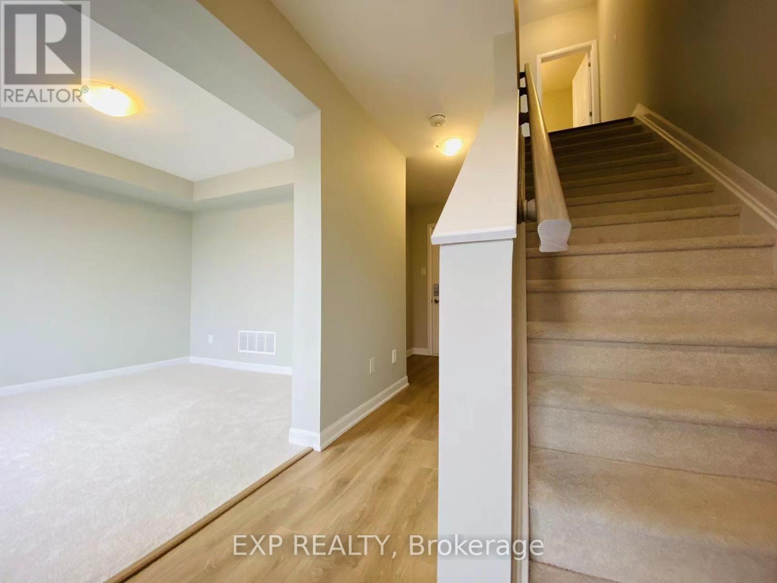 1075 Speedvale Court, Ottawa, Ontario  K2T 0P6 - Photo 5 - X13777468