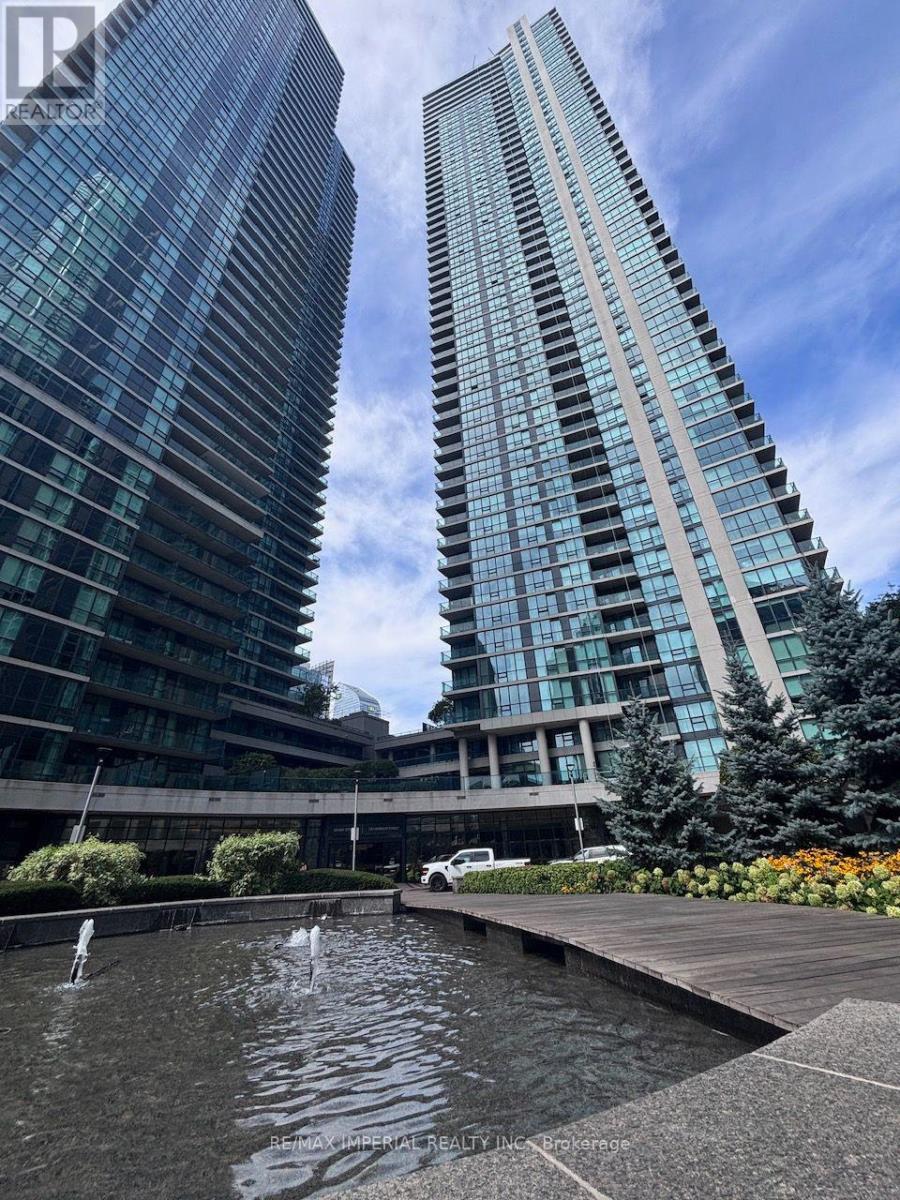 3707 - 16 Harbour Street, Toronto (Waterfront Communities), Ontario  M5J 2Z7 - Photo 2 - C13777476