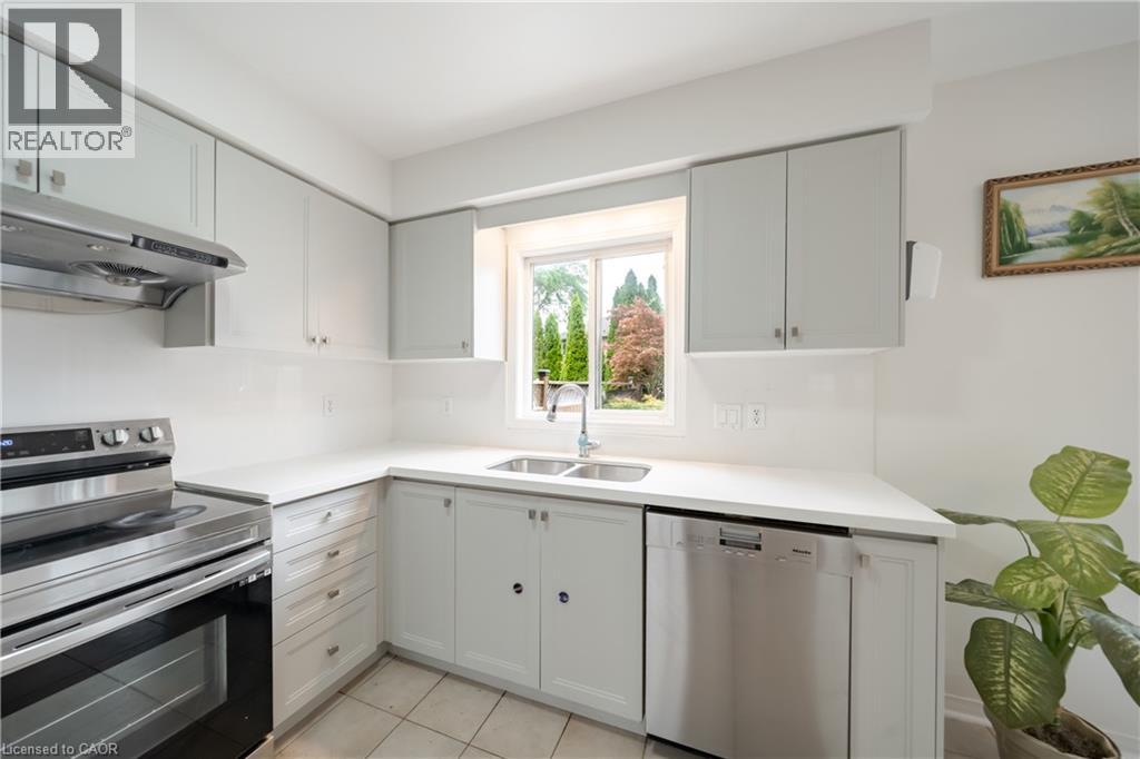 2031 Westree Drive, Oakville, Ontario  L6M 3W3 - Photo 31 - 40861811