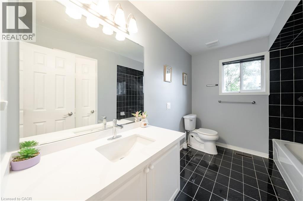 2031 Westree Drive, Oakville, Ontario  L6M 3W3 - Photo 41 - 40861811