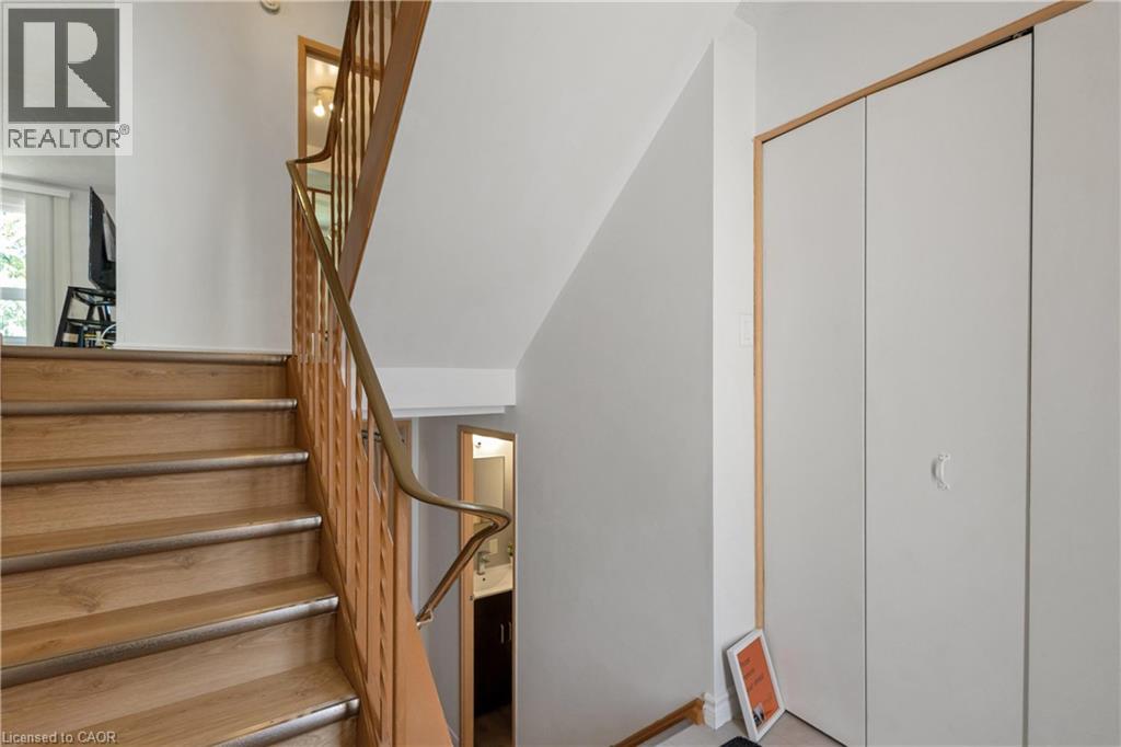 427 Keats Way Unit# 2, Waterloo, Ontario N2L 5S7 - Photo 4 - 40862878