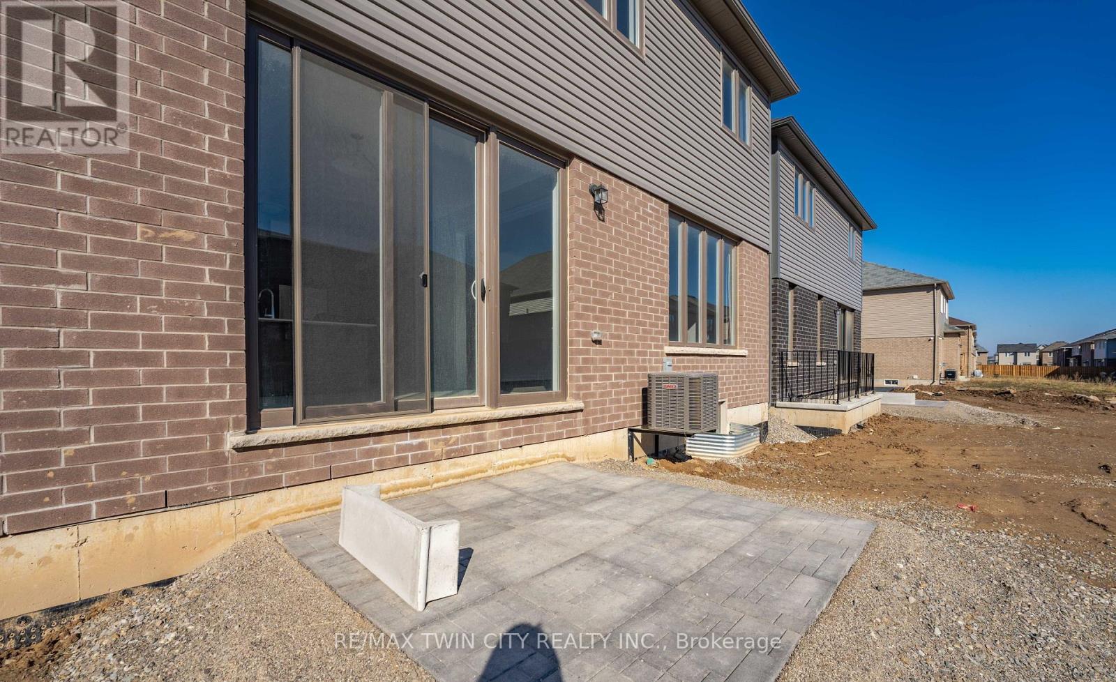 175 Longboat Run W, Brantford, Ontario  N3T 0T1 - Photo 4 - X13777474