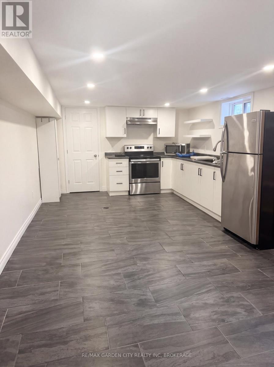 11 Macbeth Boulevard, St. Catharines, Ontario  L2T 2M1 - Photo 11 - X13777486