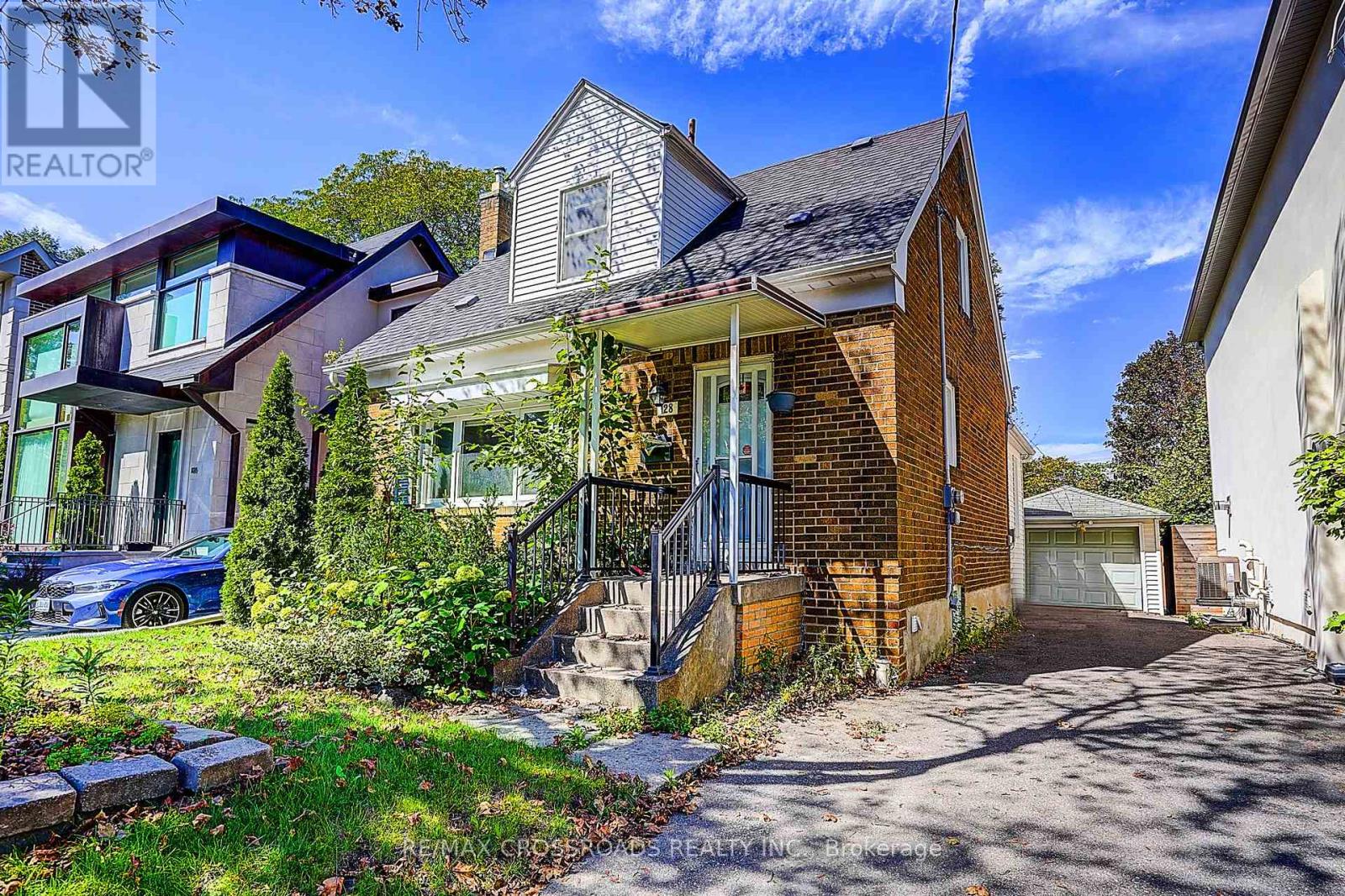 128 LEACREST ROAD, Toronto, Ontario