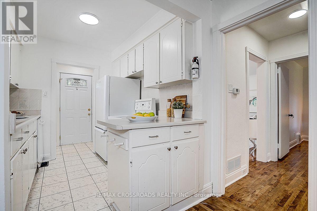 128 Leacrest Road, Toronto, Ontario  M4G 1E8 - Photo 13 - C13777500