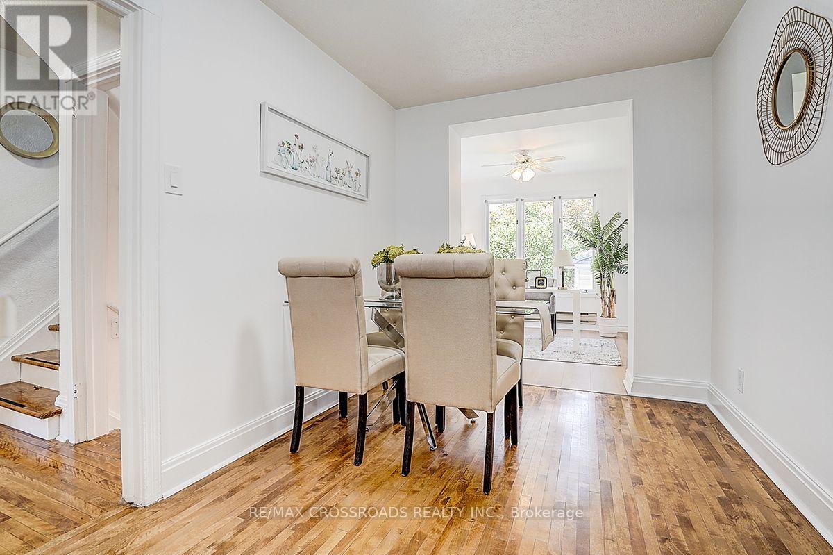 128 Leacrest Road, Toronto, Ontario  M4G 1E8 - Photo 19 - C13777500