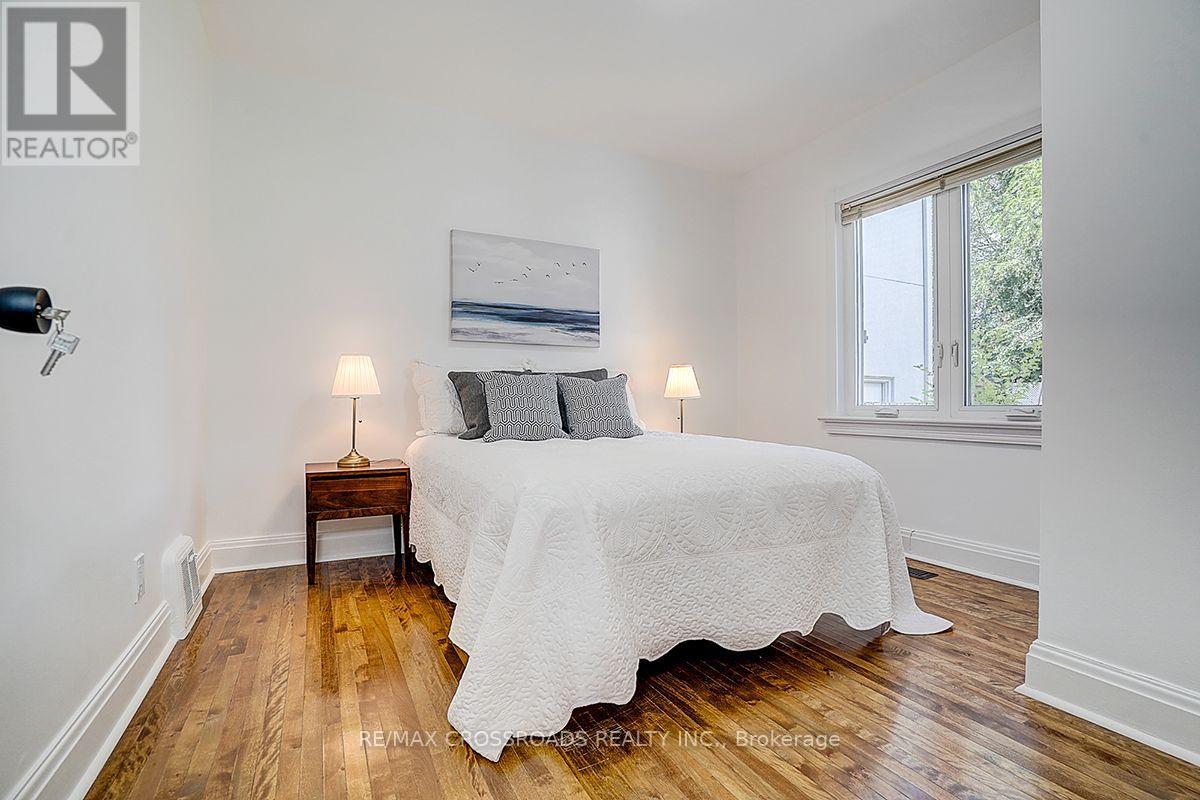 128 Leacrest Road, Toronto, Ontario  M4G 1E8 - Photo 25 - C13777500