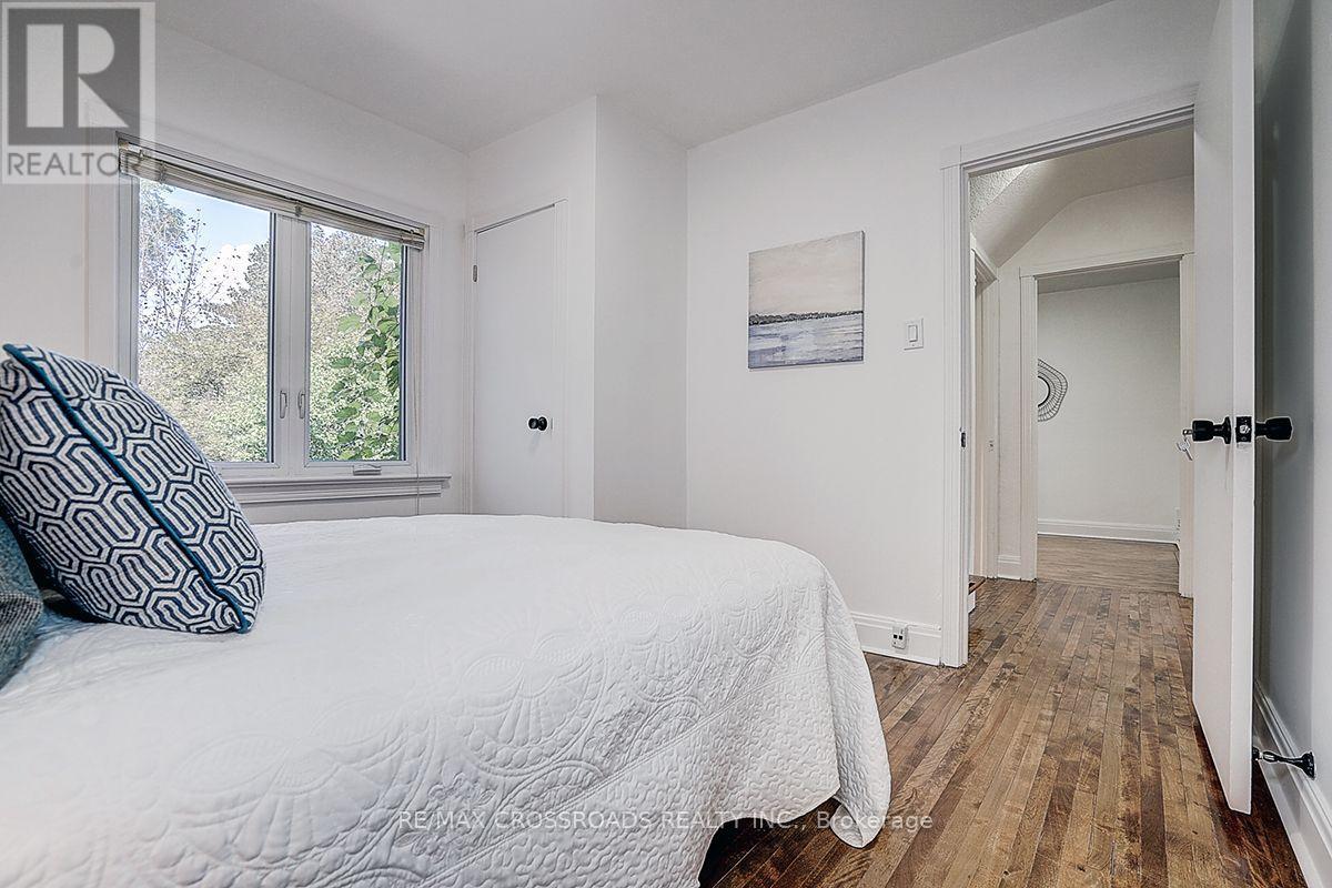 128 Leacrest Road, Toronto, Ontario  M4G 1E8 - Photo 26 - C13777500