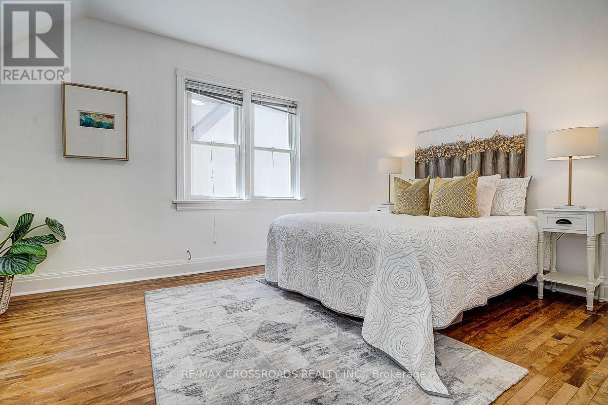 128 Leacrest Road, Toronto, Ontario  M4G 1E8 - Photo 32 - C13777500
