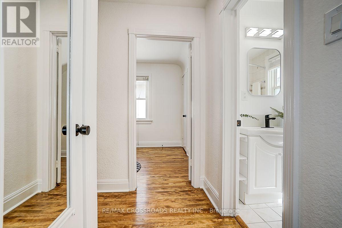 128 Leacrest Road, Toronto, Ontario  M4G 1E8 - Photo 35 - C13777500