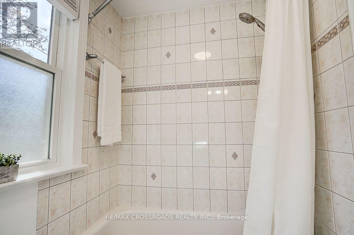 128 Leacrest Road, Toronto, Ontario  M4G 1E8 - Photo 37 - C13777500