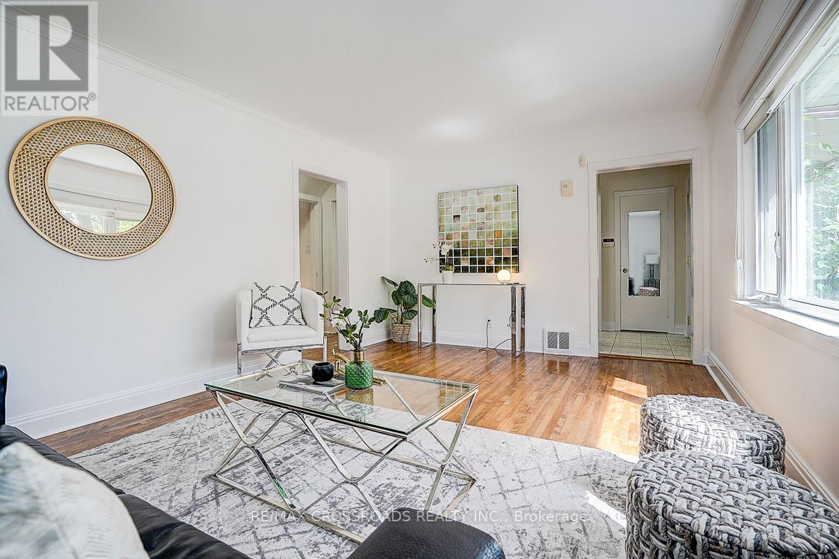 128 Leacrest Road, Toronto, Ontario  M4G 1E8 - Photo 8 - C13777500