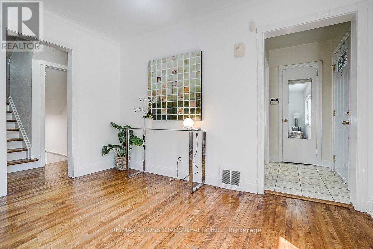 128 Leacrest Road, Toronto, Ontario  M4G 1E8 - Photo 9 - C13777500