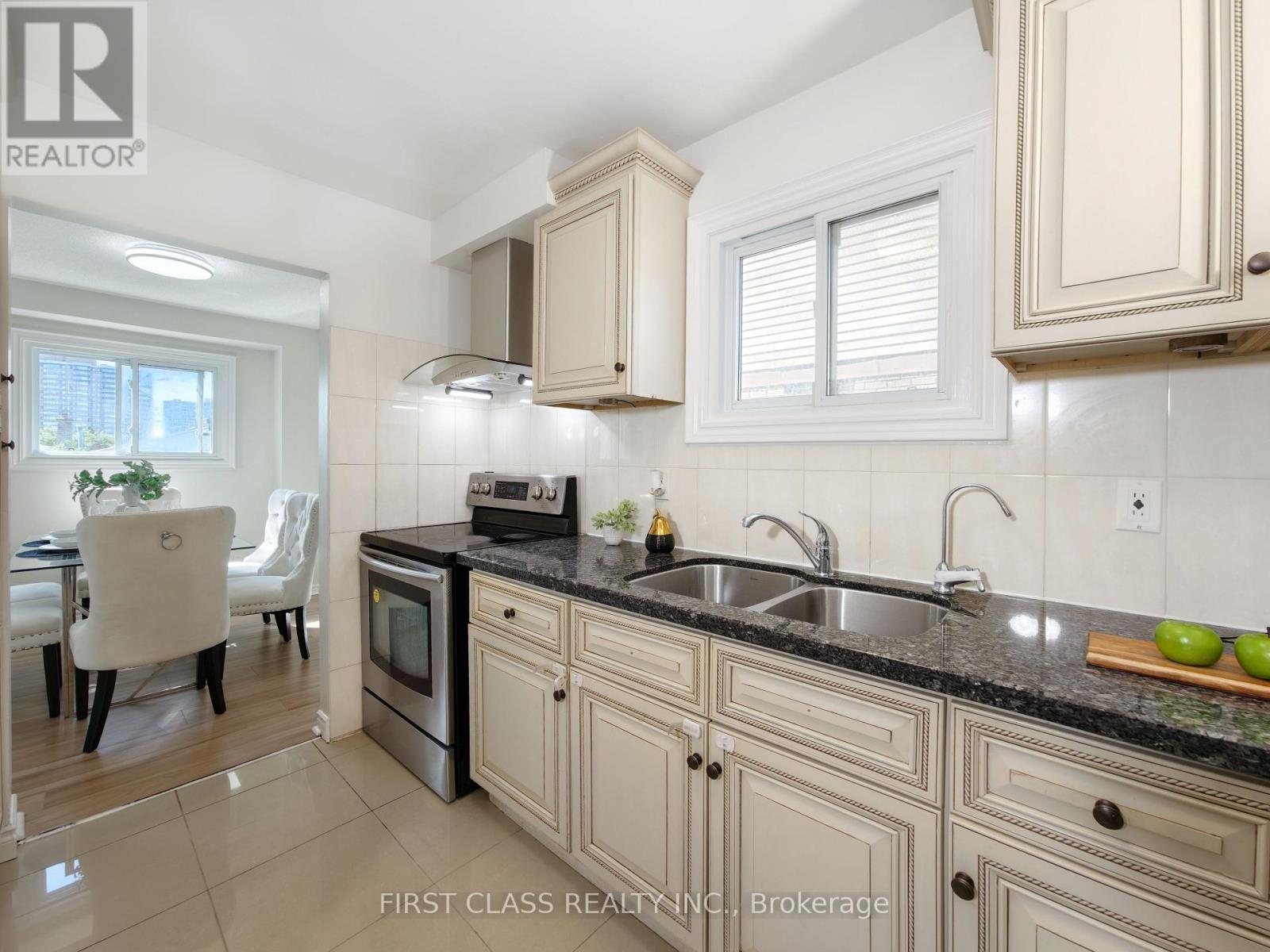 62 Muirlands Drive, Toronto, Ontario  M1V 2B4 - Photo 10 - E13777504