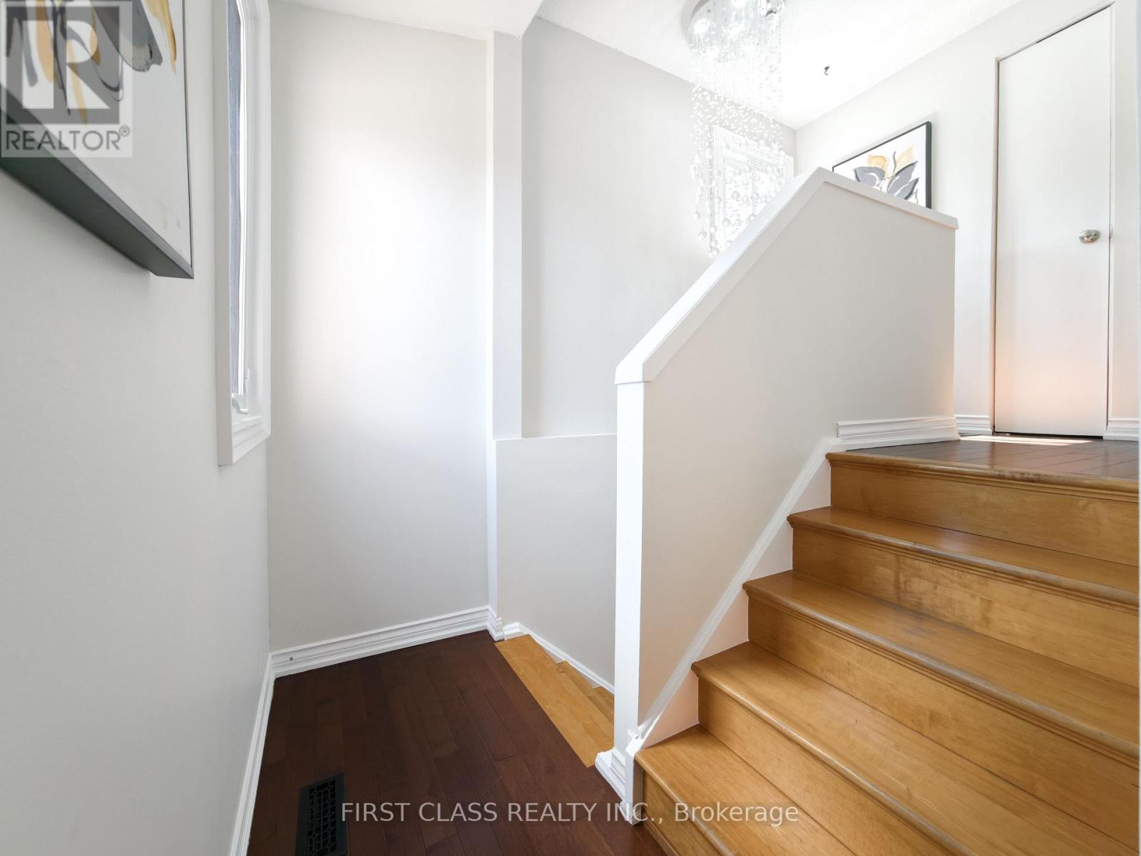 62 Muirlands Drive, Toronto, Ontario  M1V 2B4 - Photo 11 - E13777504