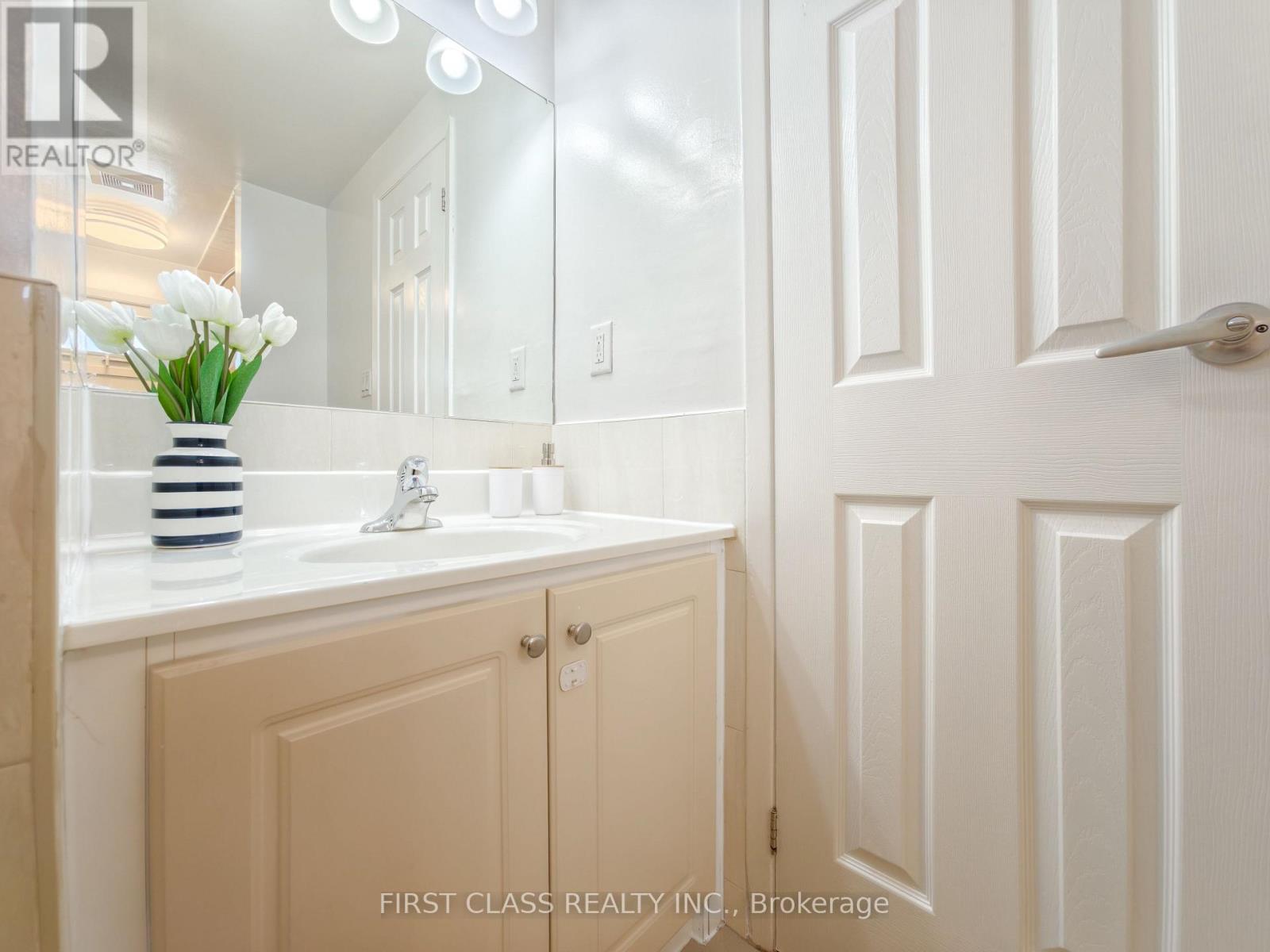 62 Muirlands Drive, Toronto, Ontario  M1V 2B4 - Photo 18 - E13777504