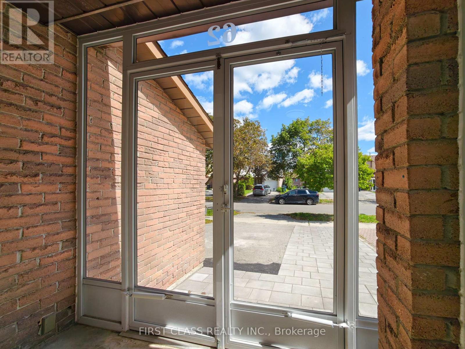 62 Muirlands Drive, Toronto, Ontario  M1V 2B4 - Photo 2 - E13777504