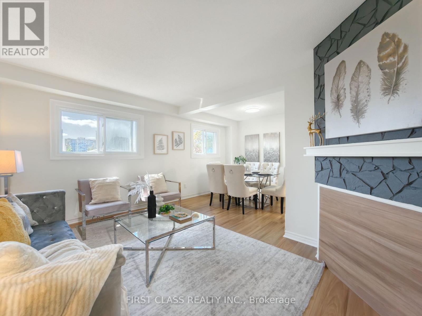 62 Muirlands Drive, Toronto, Ontario  M1V 2B4 - Photo 4 - E13777504