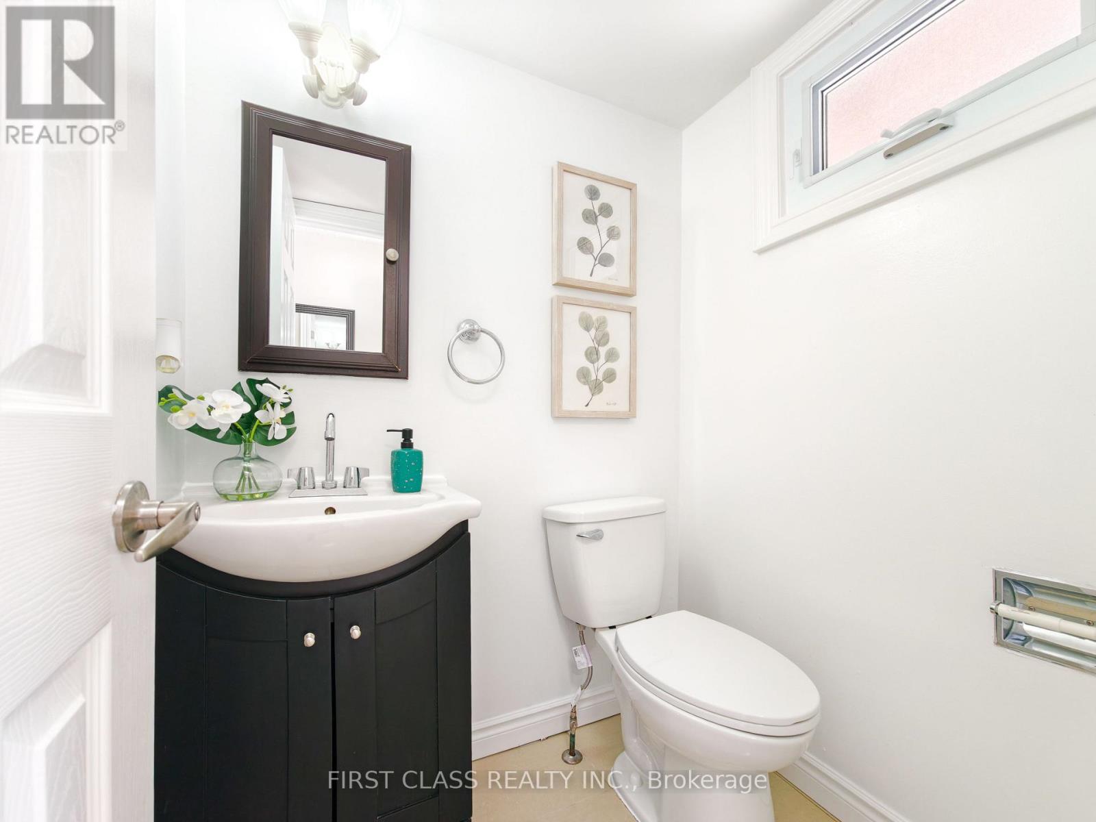 62 Muirlands Drive, Toronto, Ontario  M1V 2B4 - Photo 8 - E13777504