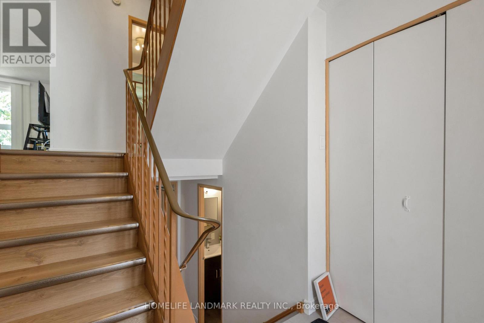 2 - 427 Keats Way, Waterloo, Ontario  N2L 5S7 - Photo 4 - X13777502