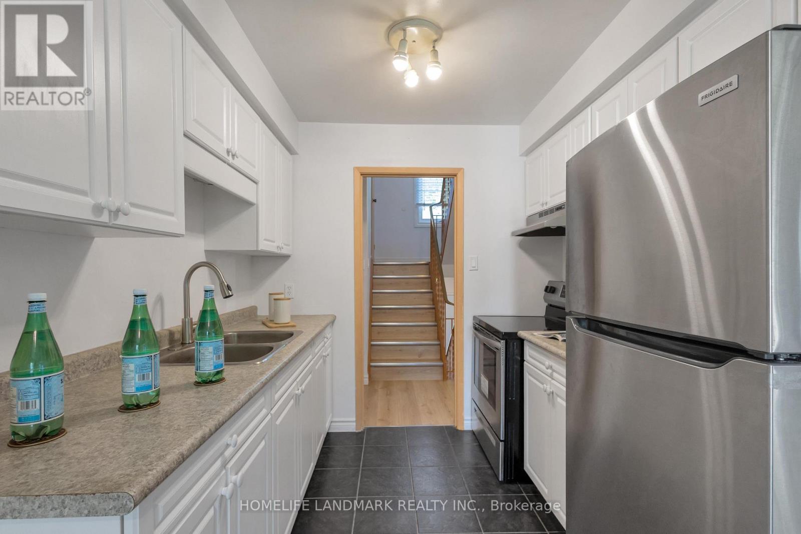 2 - 427 Keats Way, Waterloo, Ontario  N2L 5S7 - Photo 9 - X13777502