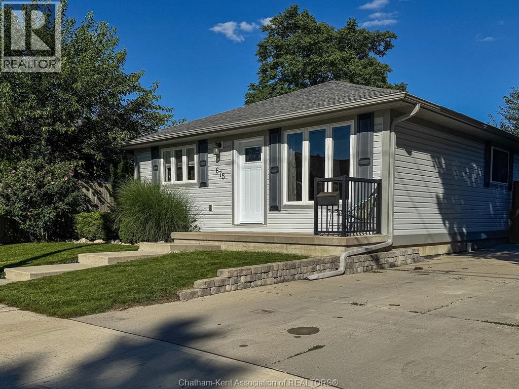 675 Albert STREET, Wallaceburg, Ontario