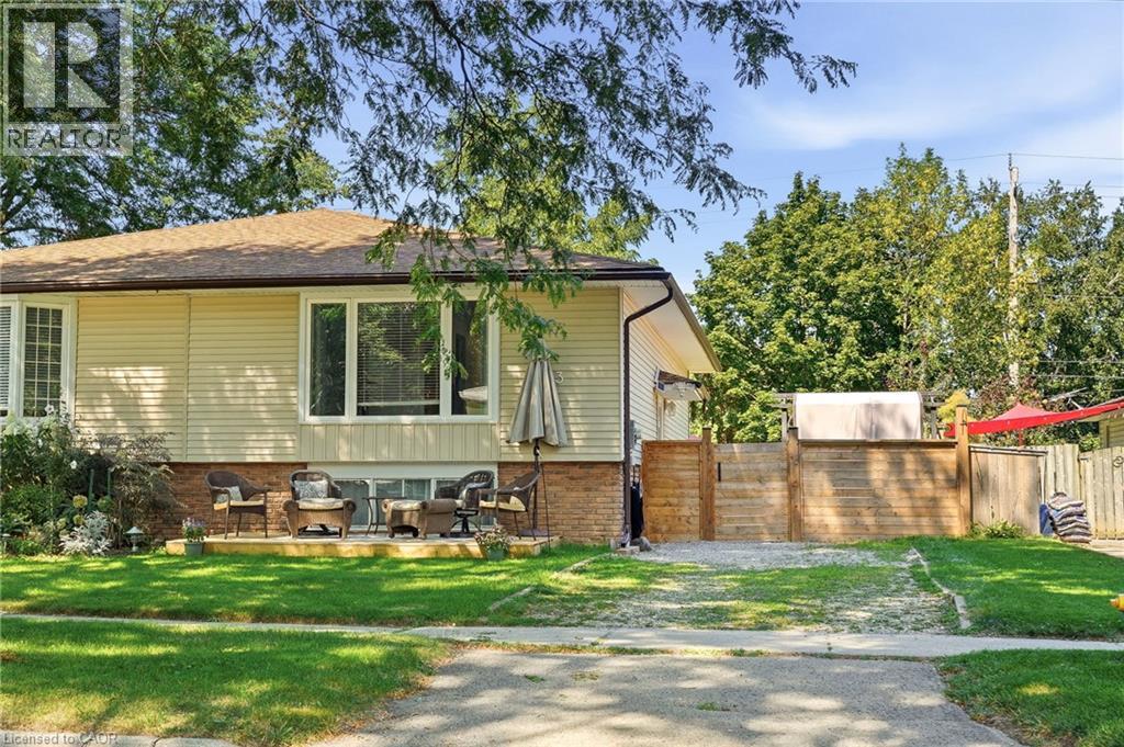 3 GLENGROVE Avenue, Grimsby, Ontario