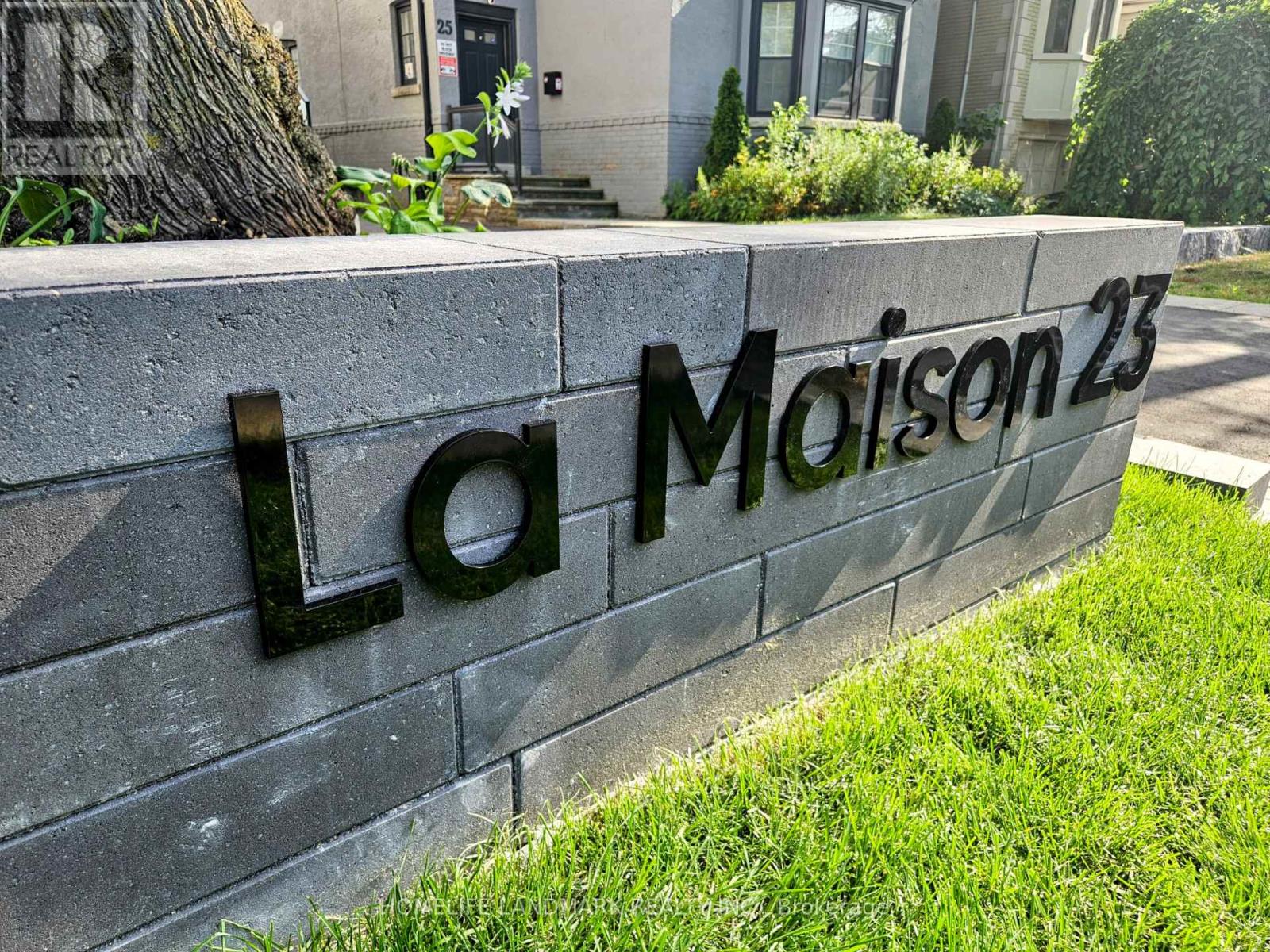 The Bellagio - 23 Coulson Avenue, Toronto, Ontario  M4V 1Y3 - Photo 3 - C13777534