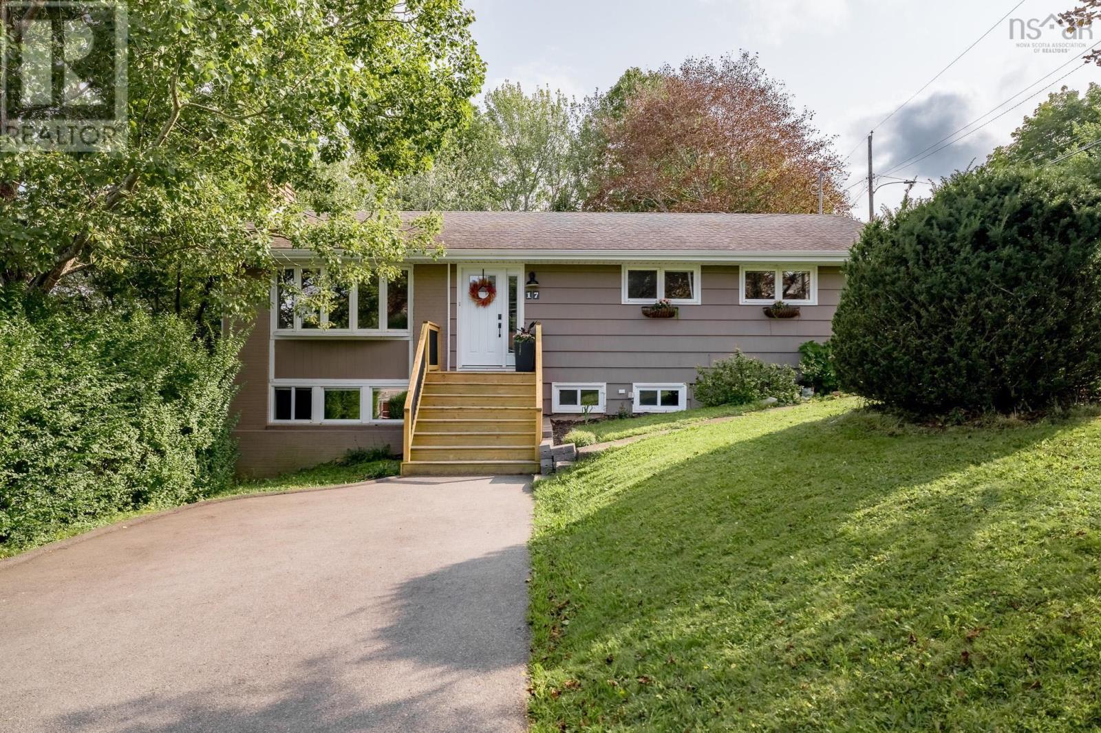 17 Glenora Avenue, Halifax, Nova Scotia