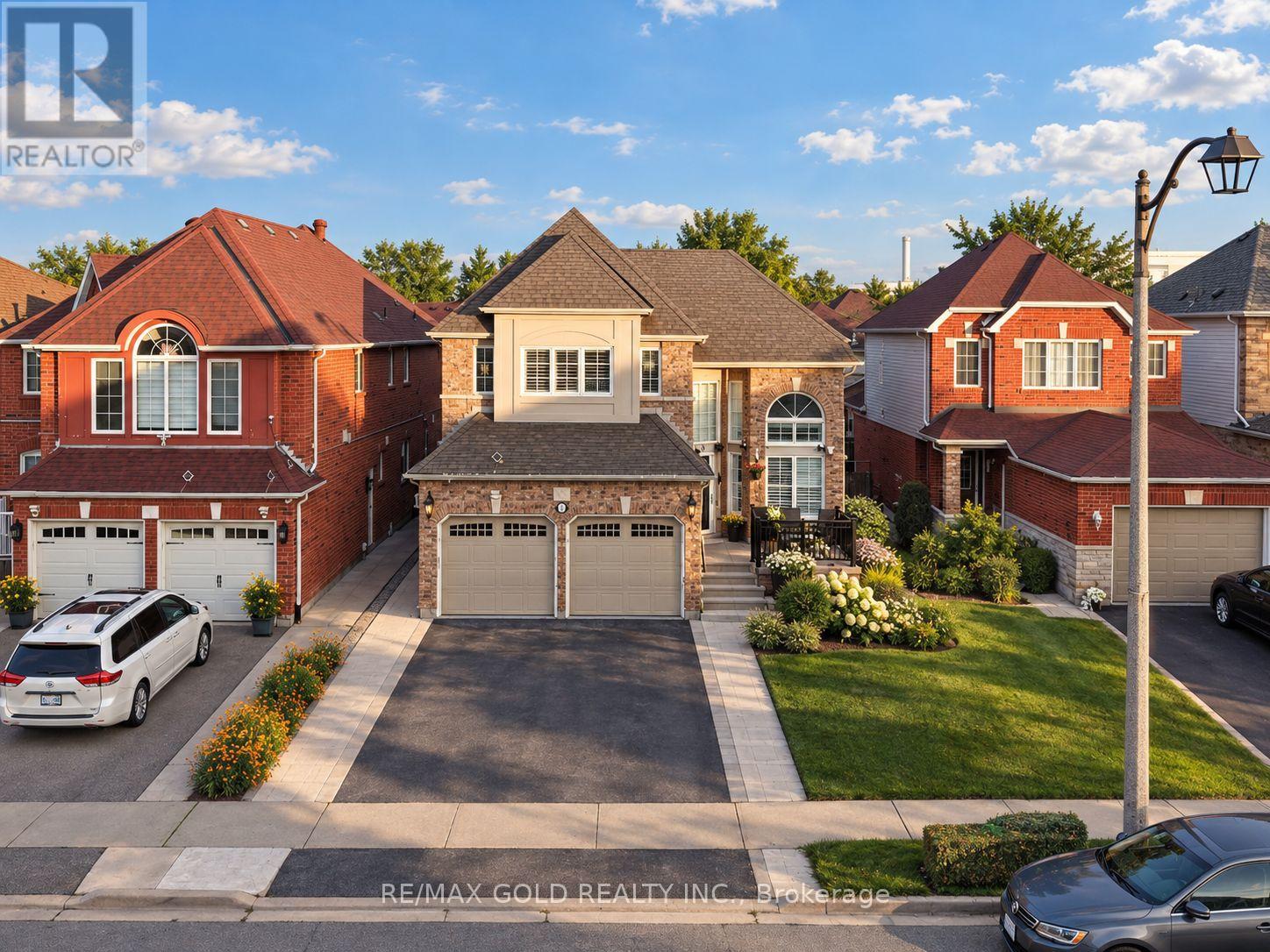 9 Squirreltail Way, Brampton, Ontario  L6R 1X4 - Photo 2 - W13777520