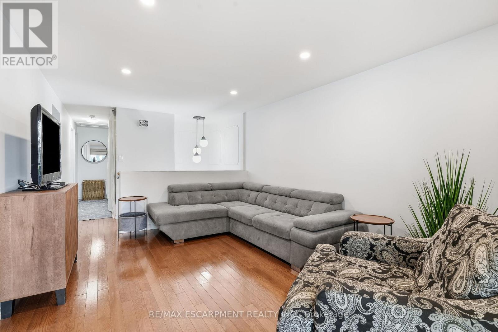3 Glengrove Avenue, Grimsby, Ontario  L3M 4L6 - Photo 5 - X13777538
