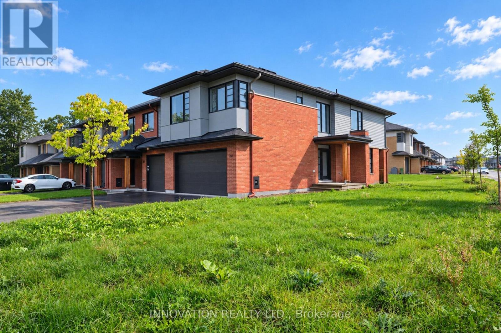 747 Acai Way, Ottawa, Ontario  K1X 0K1 - Photo 2 - X13777554