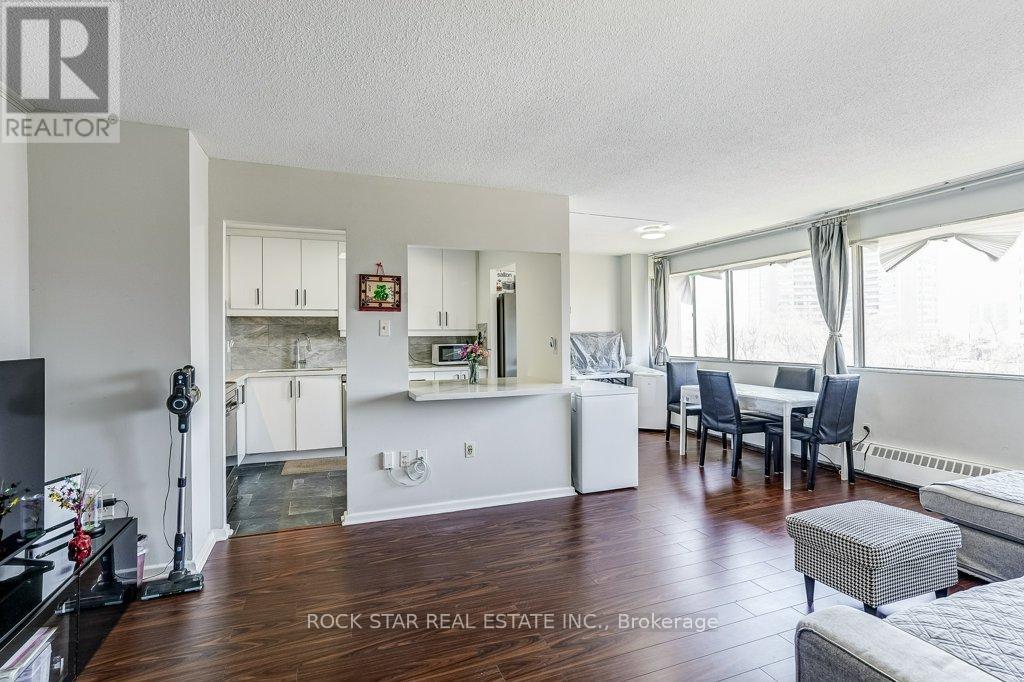 708 - 10 Sunny Glenway, Toronto, Ontario  M3C 2Z3 - Photo 7 - C13777548