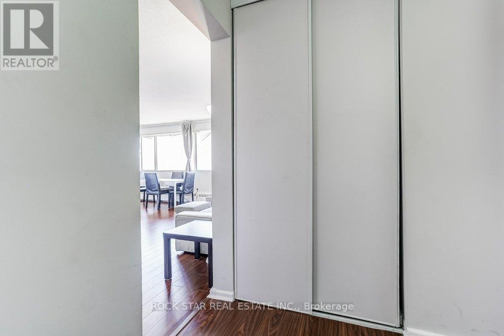 708 - 10 Sunny Glenway, Toronto, Ontario  M3C 2Z3 - Photo 5 - C13777552