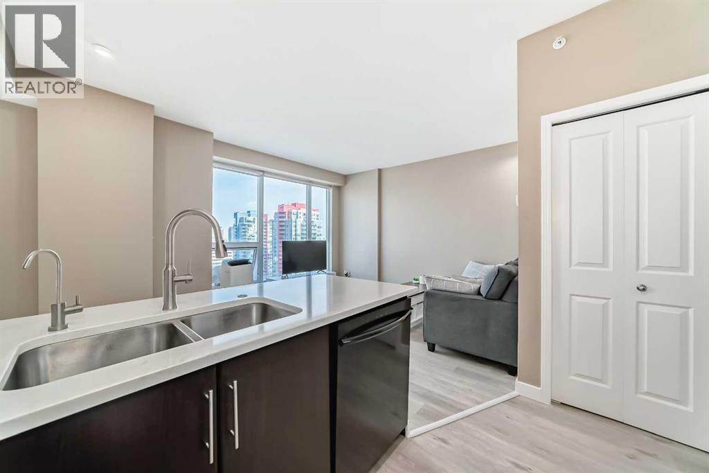 1812, 1053 10 Street Sw, Calgary, Alberta T2R 1S6 - Photo 16 - A2343459