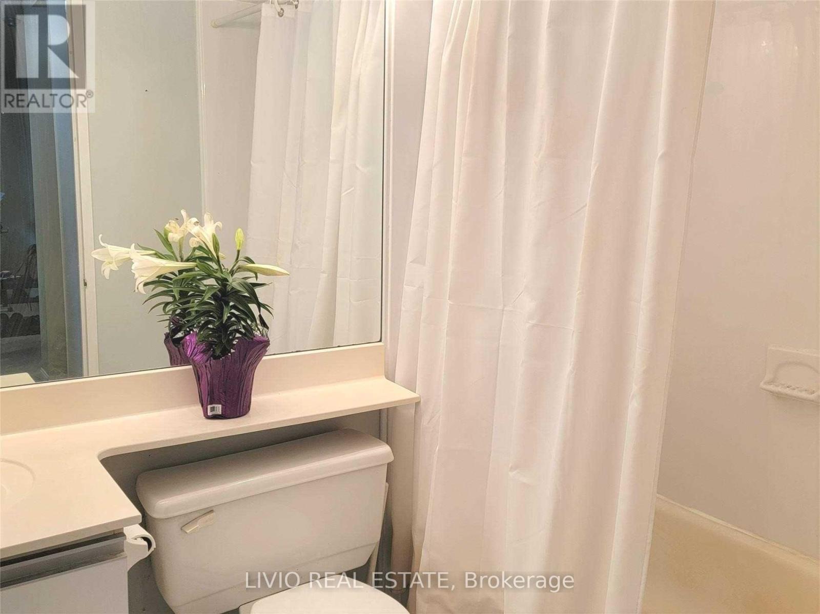 310 - 10 Laurelcrest Street, Brampton, Ontario  L6S 5Y3 - Photo 11 - W13769122