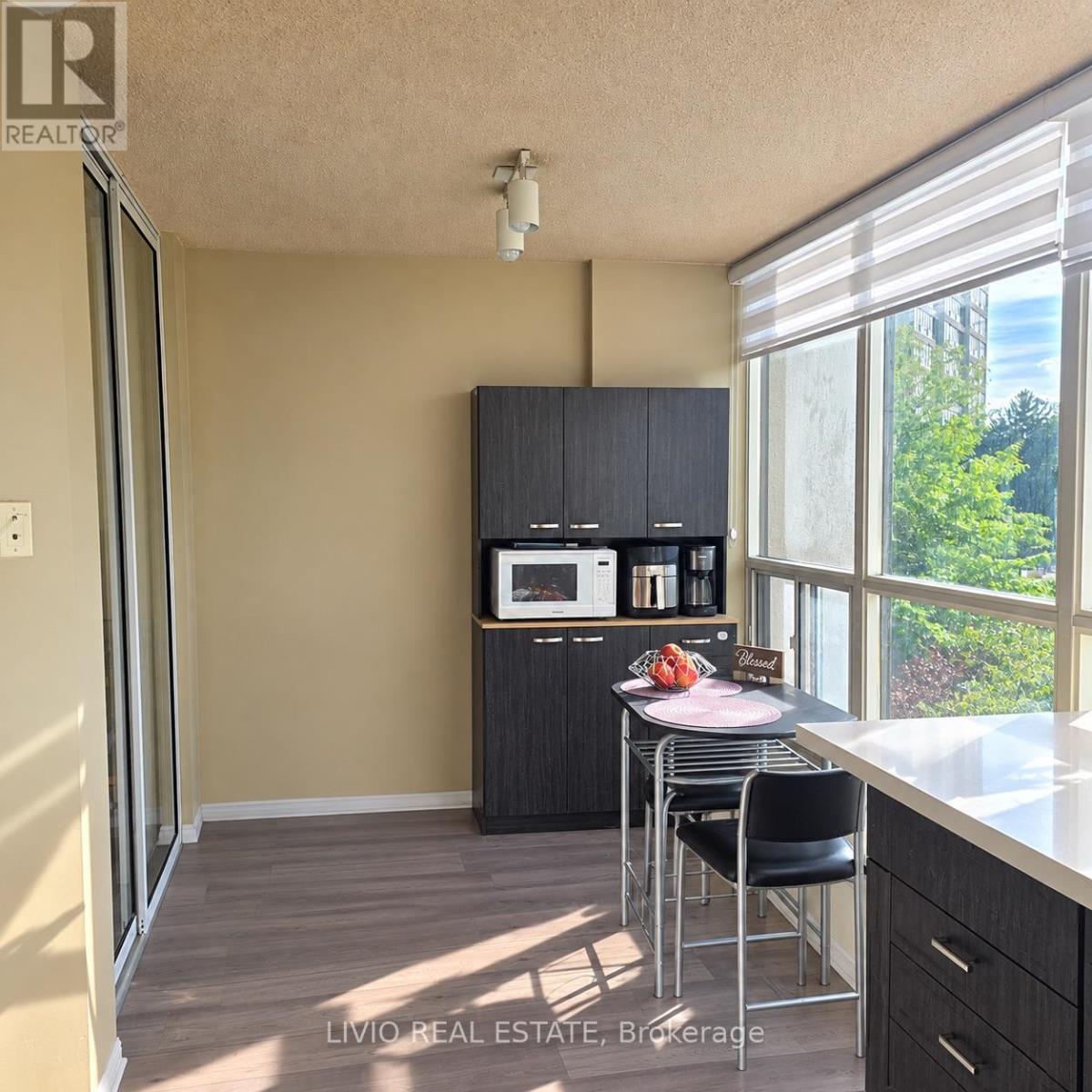 310 - 10 Laurelcrest Street, Brampton, Ontario  L6S 5Y3 - Photo 9 - W13769122
