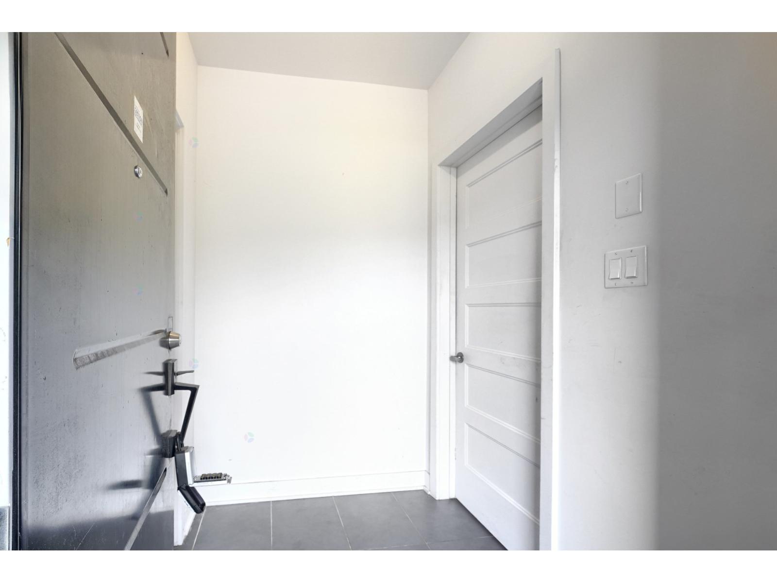 464 Av. Jenkins Montréal (Lachine) Quebec Canada H8S0B5 3