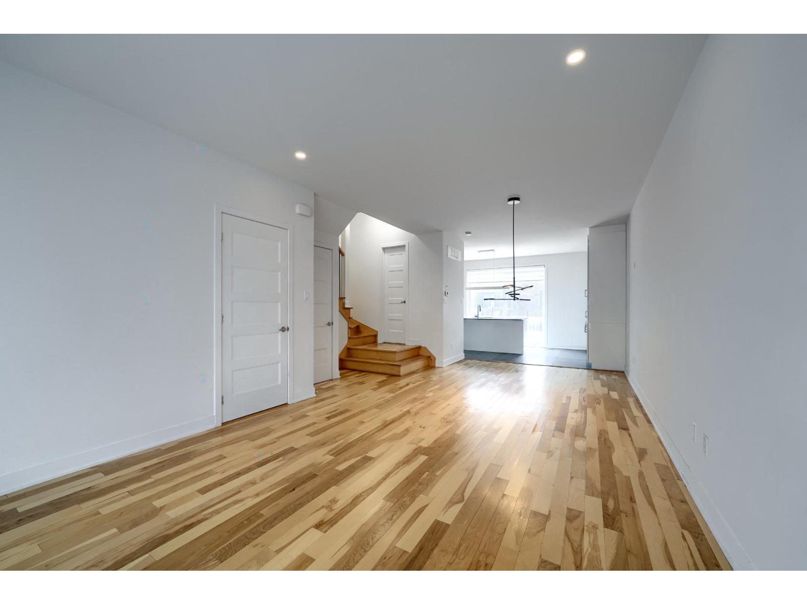 464 Av. Jenkins Montréal (Lachine) Quebec Canada H8S0B5 4