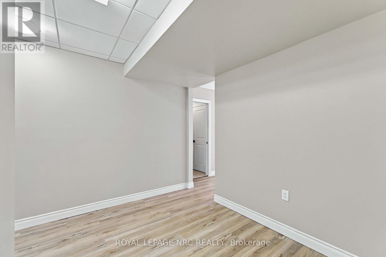 7689 Trackview Street, Niagara Falls, Ontario  L2H 2Z6 - Photo 27 - X13552330