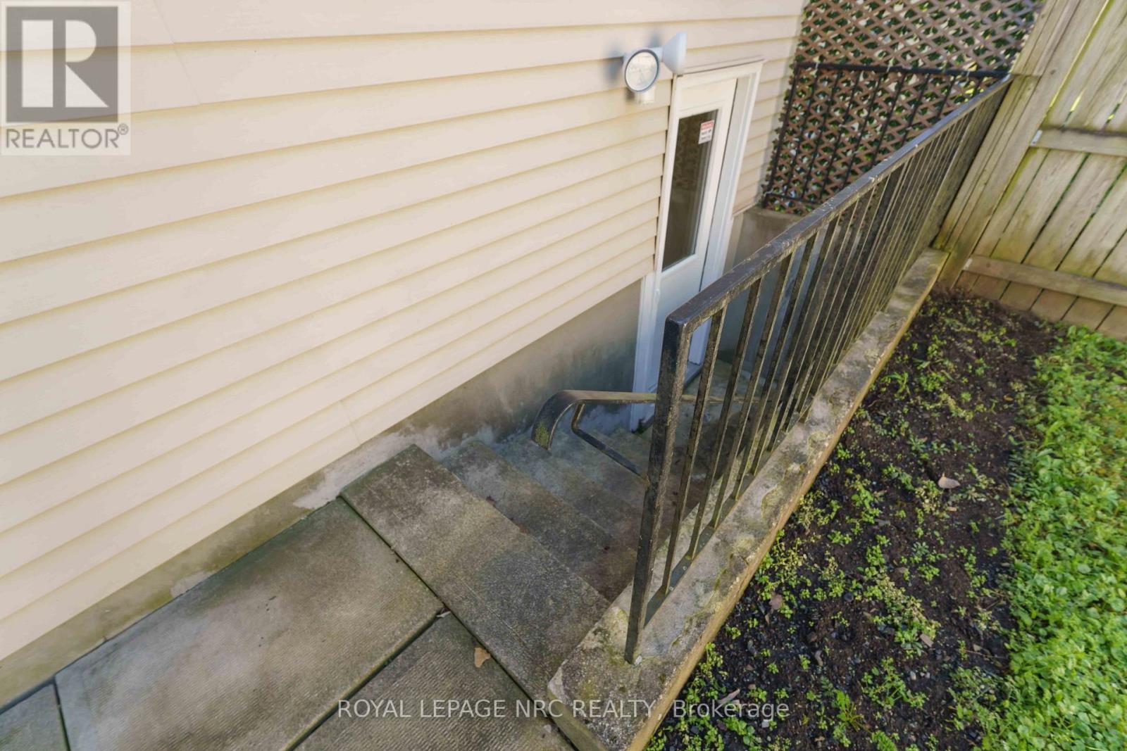7689 Trackview Street, Niagara Falls, Ontario  L2H 2Z6 - Photo 38 - X13552330