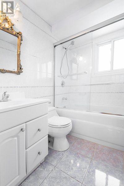 27 Drumern Crescent, Richmond Hill, Ontario  L4C 5H9 - Photo 31 - N13777582