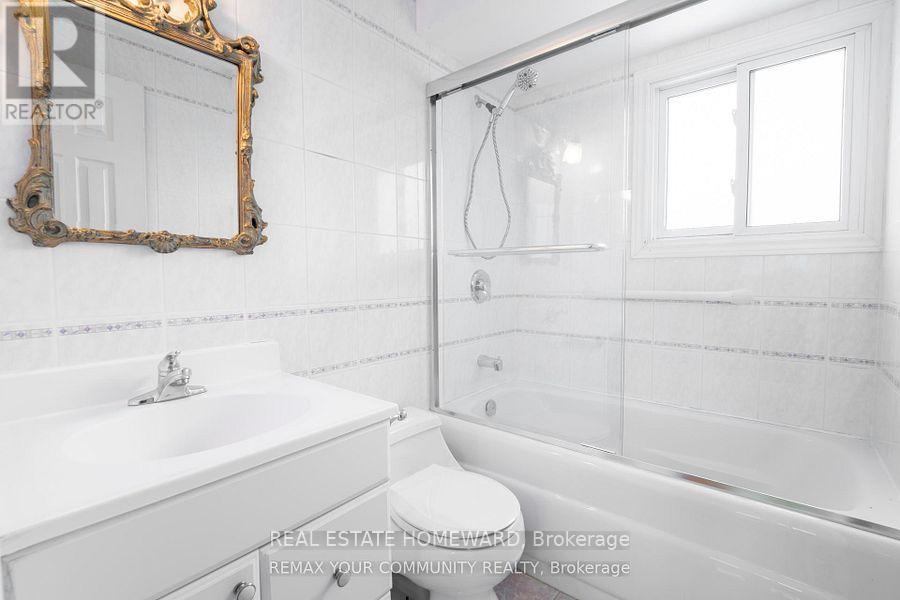 27 Drumern Crescent, Richmond Hill, Ontario  L4C 5H9 - Photo 32 - N13777582