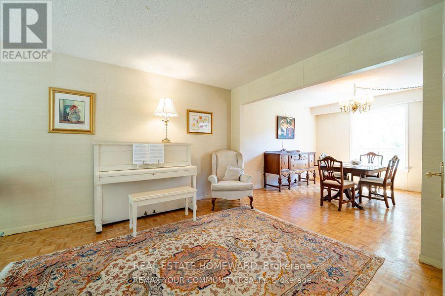 27 Drumern Crescent, Richmond Hill, Ontario  L4C 5H9 - Photo 5 - N13777582