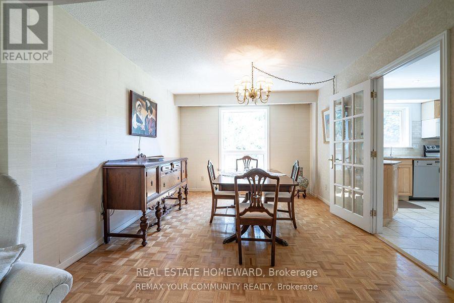 27 Drumern Crescent, Richmond Hill, Ontario  L4C 5H9 - Photo 7 - N13777582