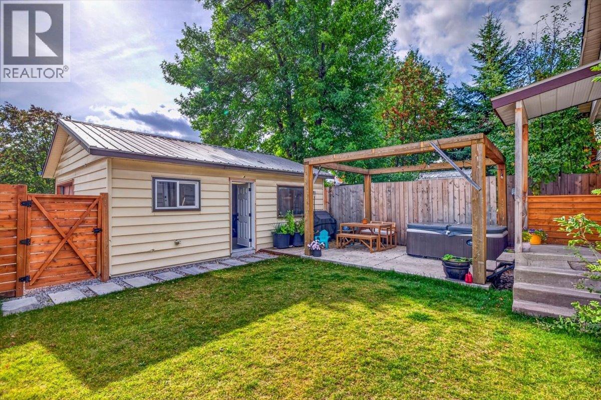 1092 5th Avenue, Fernie, British Columbia  V0B 1M0 - Photo 33 - 10400440
