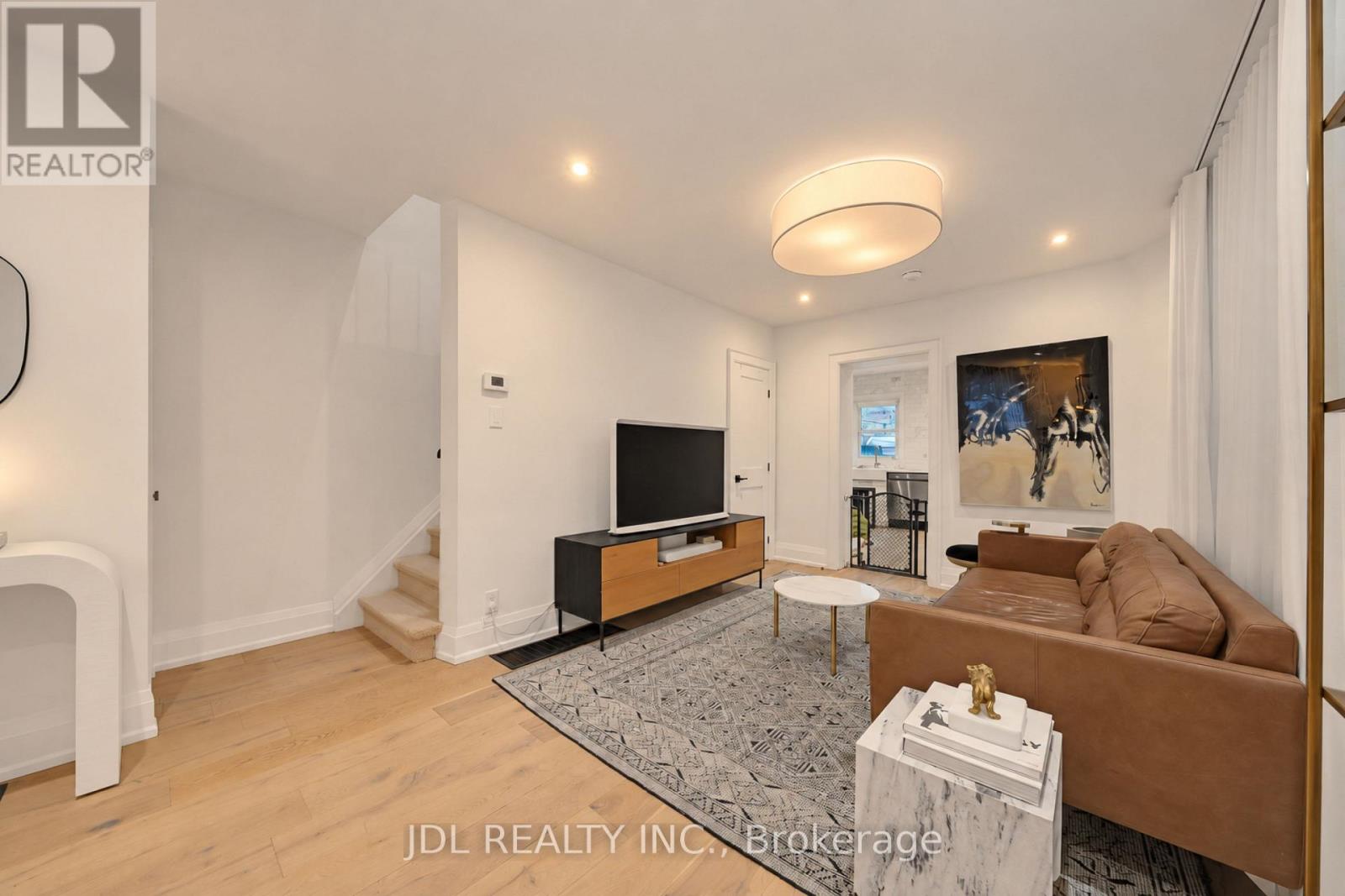 379 Scarborough Road, Toronto, Ontario  M4E 3N1 - Photo 15 - E13774734