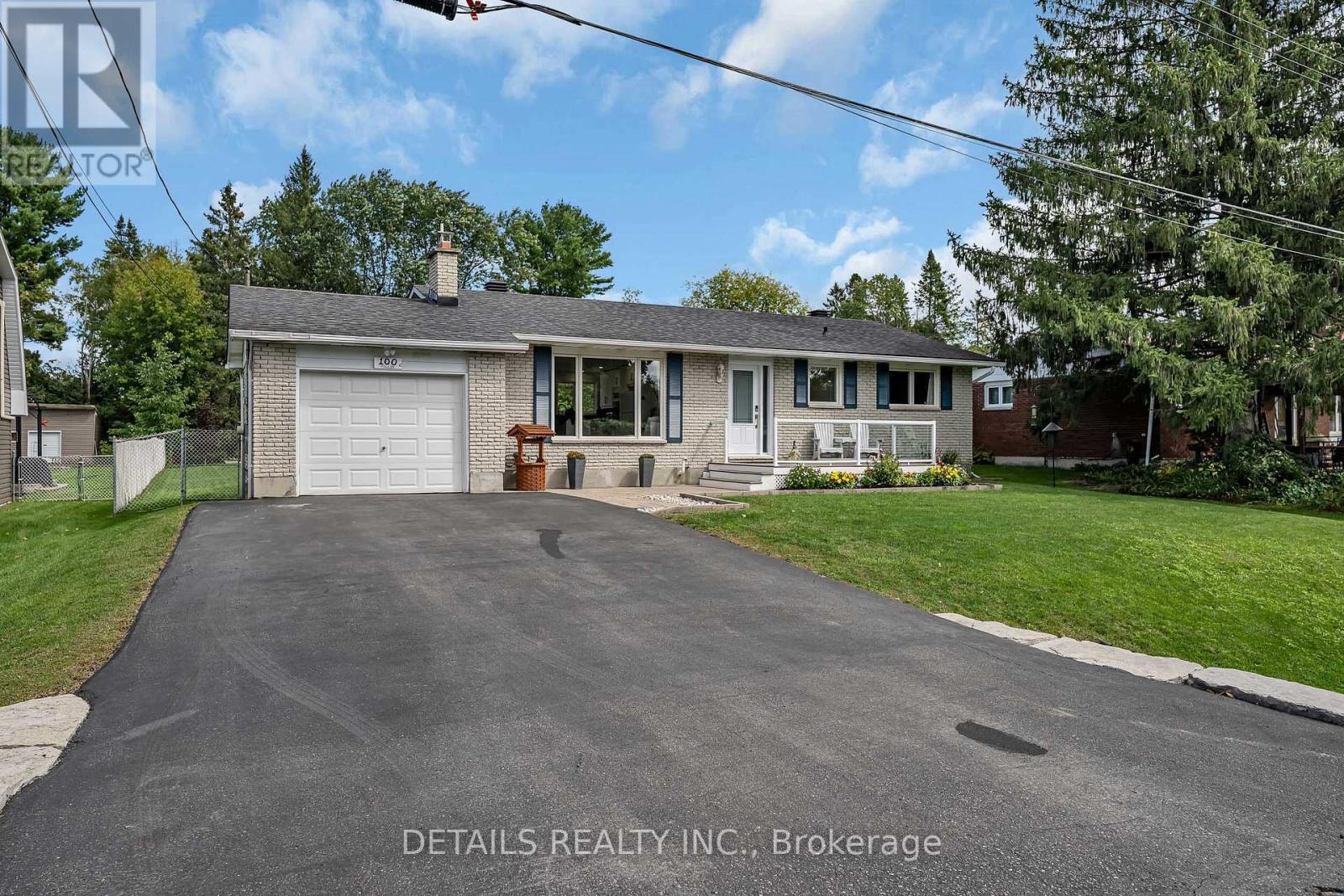 100 FOWLER STREET S, Ottawa, Ontario