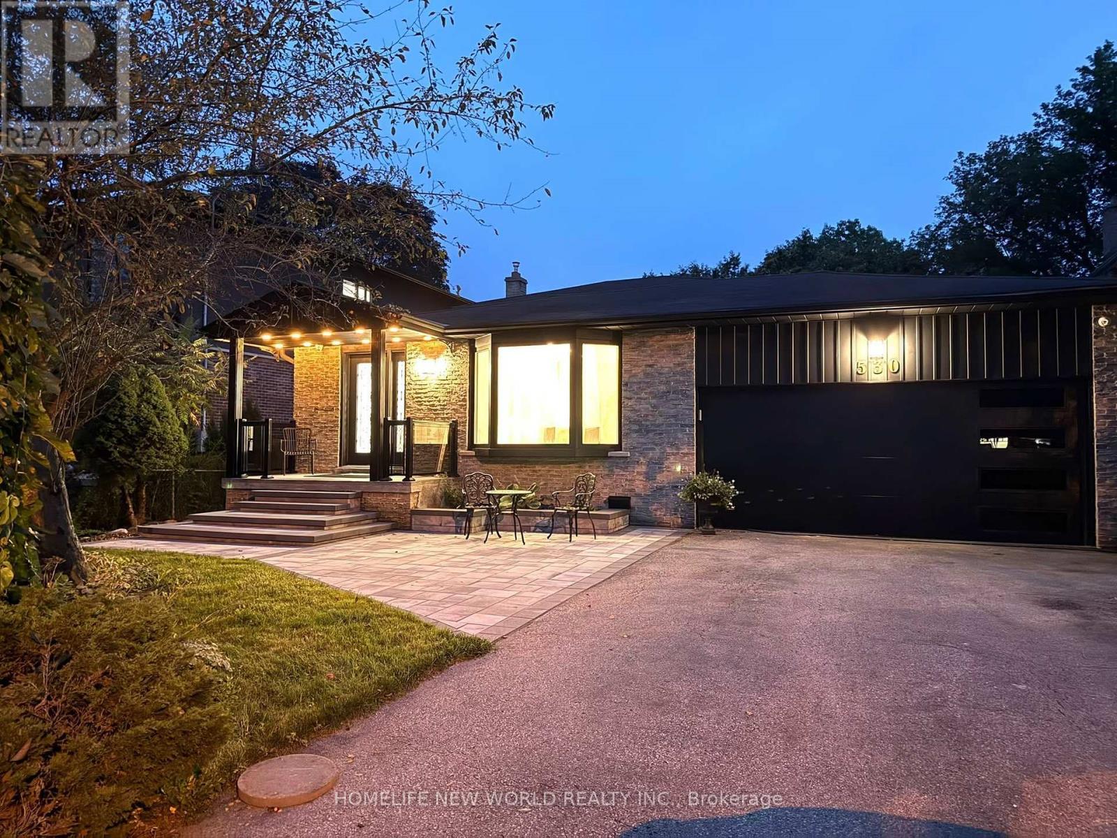 530 Rouge Hills Drive, Toronto, Ontario  M1C 2Z8 - Photo 5 - E13772496