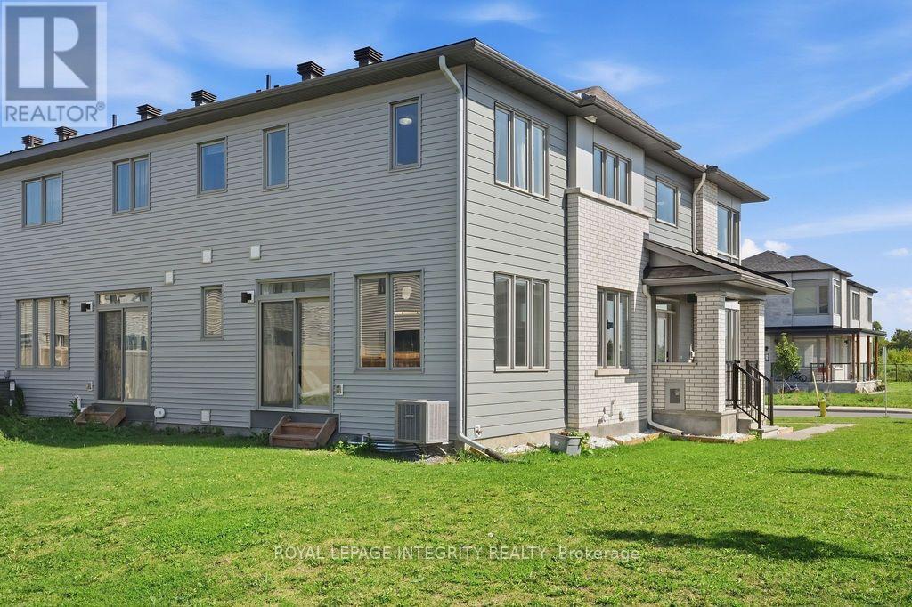 660 Fenwick Way, Ottawa, Ontario  K2J 7E6 - Photo 3 - X13777616
